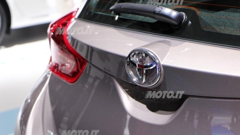 Toyota: richiamate 7.4 milioni di vetture per problemi ai finestrini
