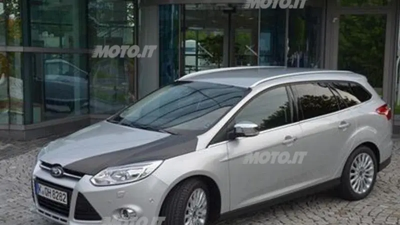 Ford: un cofano in fibra di carbonio per la Focus