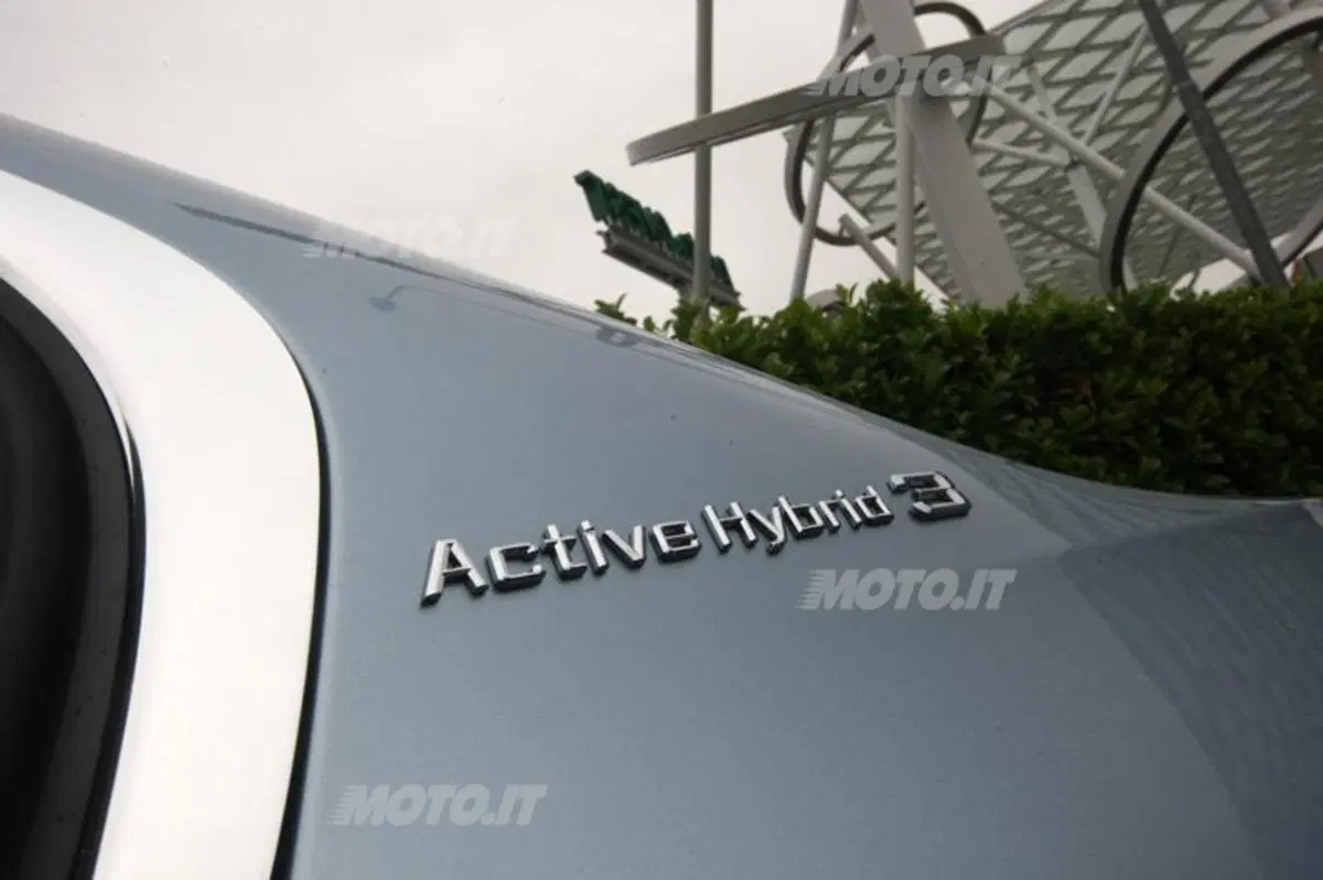 BMW ActiveHybrid 3 (24)