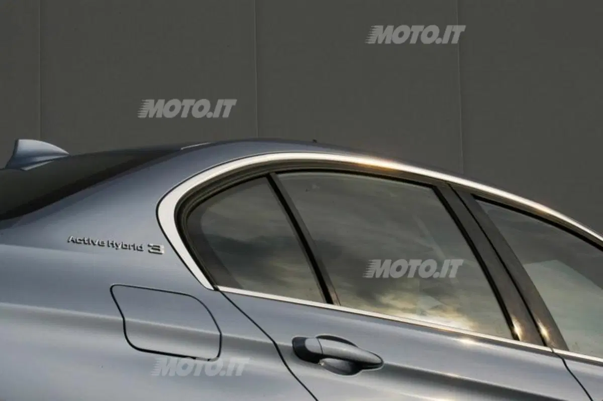 BMW ActiveHybrid 3 (28)
