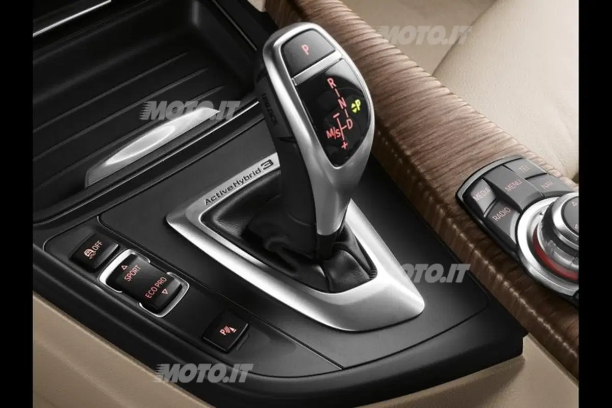 BMW ActiveHybrid 3 (37)
