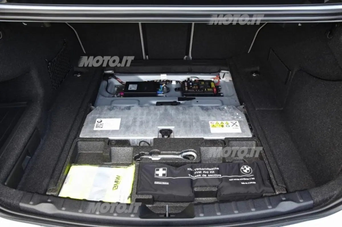 BMW ActiveHybrid 3 (61)
