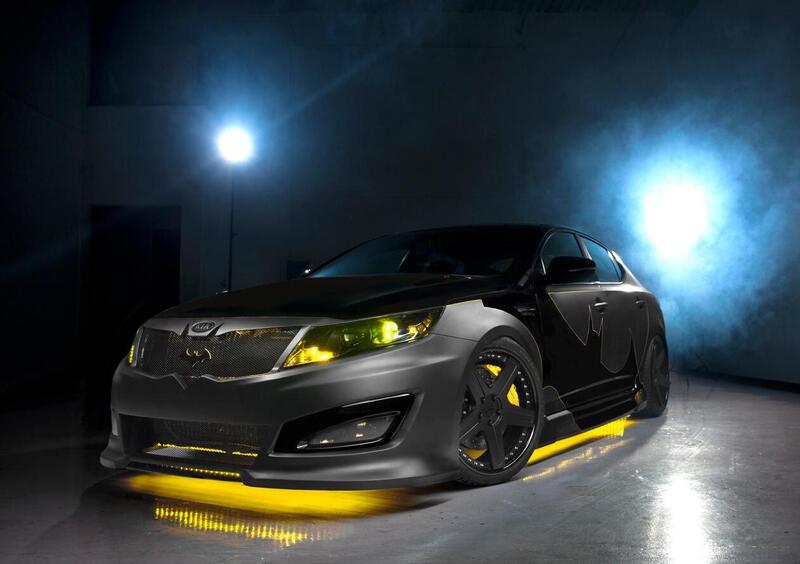 Kia: una Optima dedicata a Batman per combattere la fame in Africa