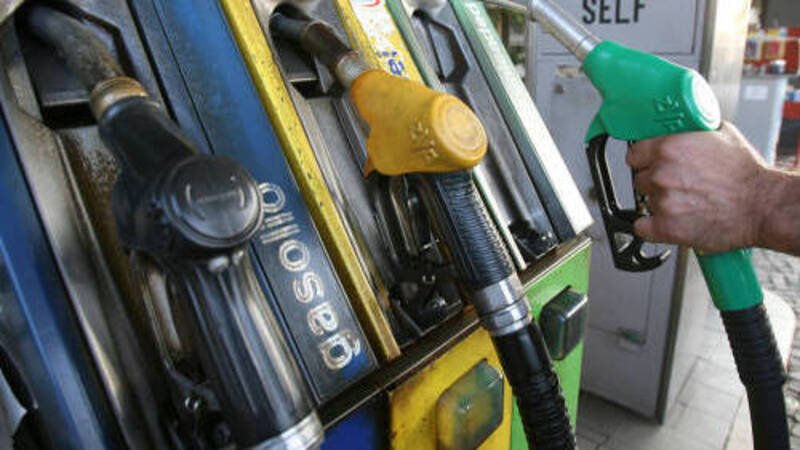 Carburanti: crollano i consumi a settembre