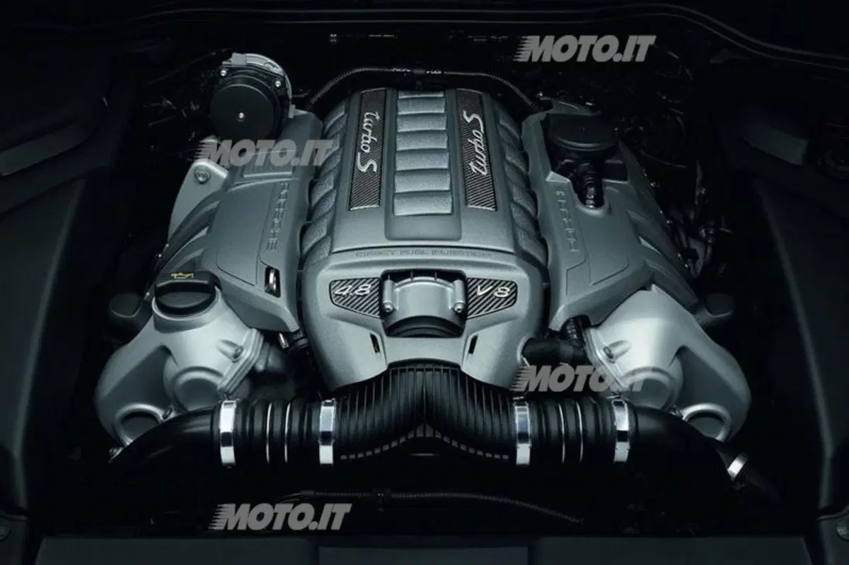 Porsche Cayenne Turbo S: ora con 550 CV (6)