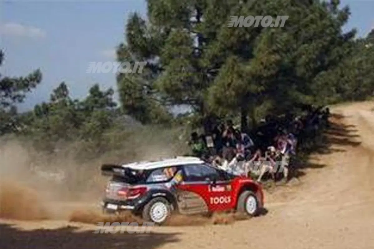 Rally di Sardegna, passerella per Loeb (4)