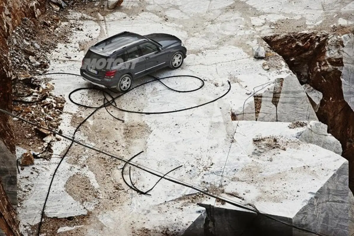 Mercedes-Benz GLK: in off-road nelle cave di marmo di Carrara (5)