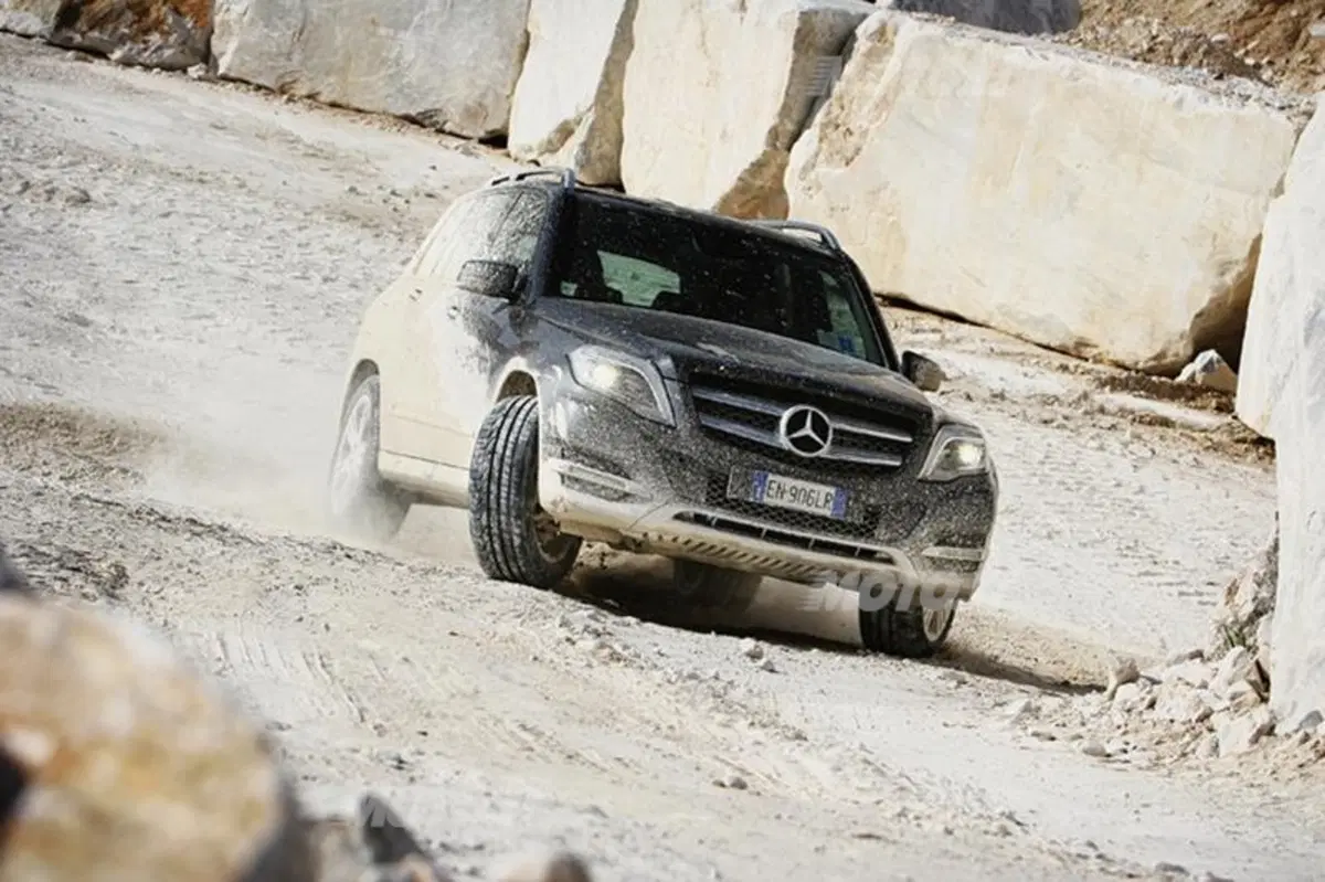 Mercedes-Benz GLK: in off-road nelle cave di marmo di Carrara (8)