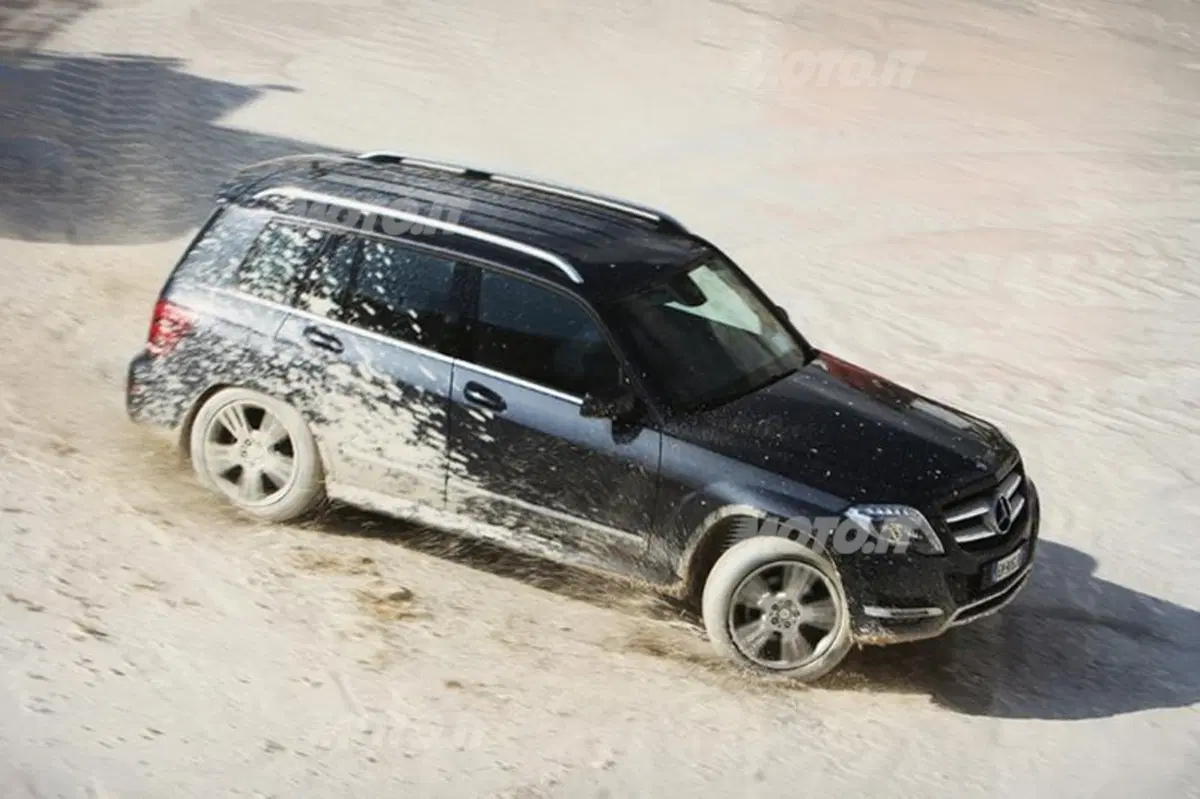 Mercedes-Benz GLK: in off-road nelle cave di marmo di Carrara (10)