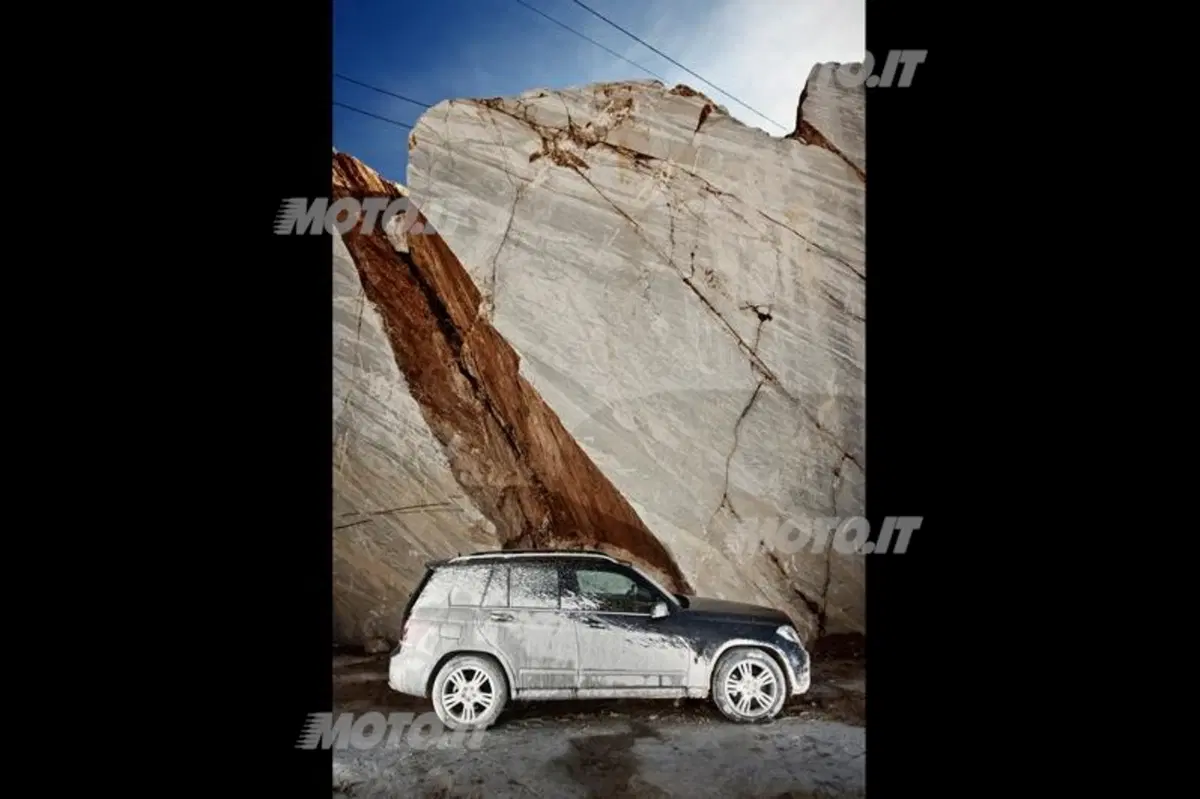 Mercedes-Benz GLK: in off-road nelle cave di marmo di Carrara (21)