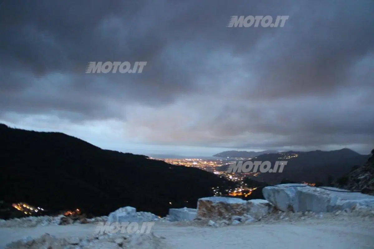 Mercedes-Benz GLK: in off-road nelle cave di marmo di Carrara (31)