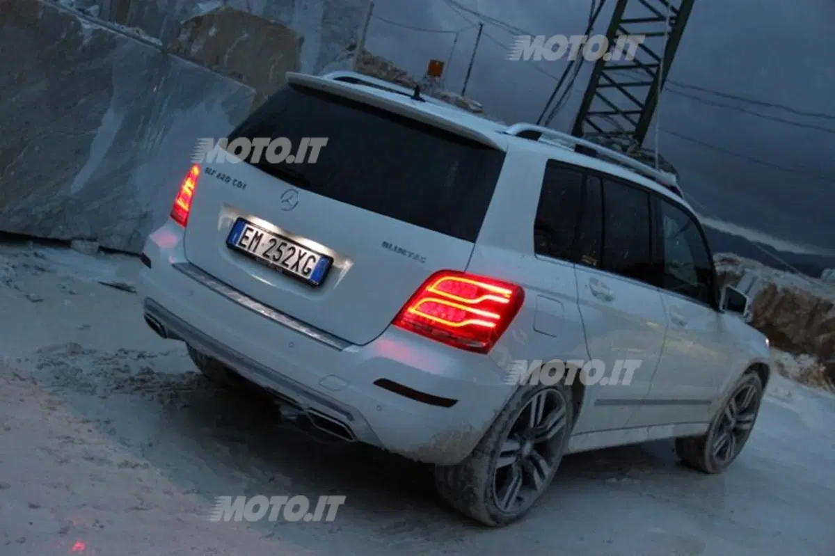 Mercedes-Benz GLK: in off-road nelle cave di marmo di Carrara (43)