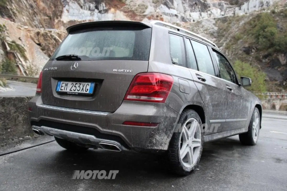Mercedes-Benz GLK: in off-road nelle cave di marmo di Carrara (55)