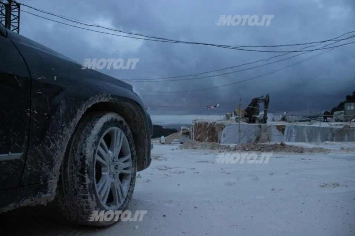 Mercedes-Benz GLK: in off-road nelle cave di marmo di Carrara (63)
