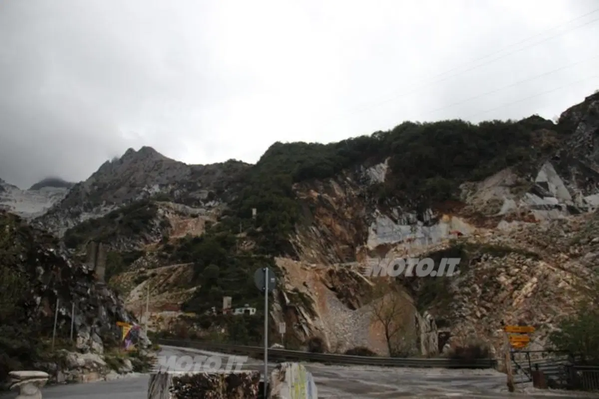 Mercedes-Benz GLK: in off-road nelle cave di marmo di Carrara (67)
