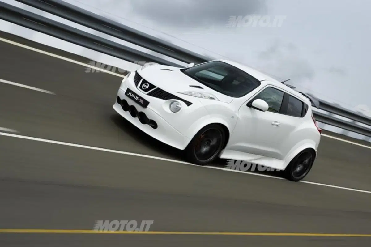 Nissan Juke-R: realizzato il primo esemplare stradale (8)