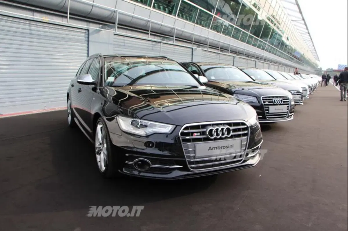 Audi consegna le vetture ai giocatori del Milan (2)
