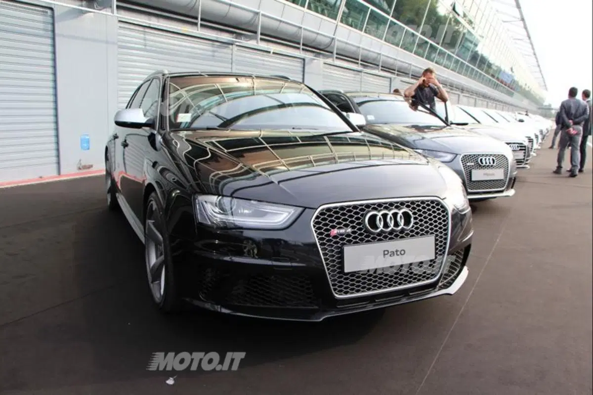 Audi consegna le vetture ai giocatori del Milan (9)