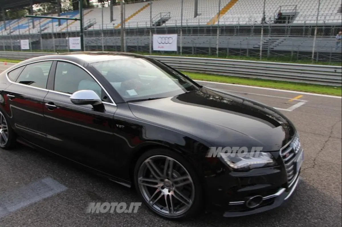 Audi consegna le vetture ai giocatori del Milan (44)