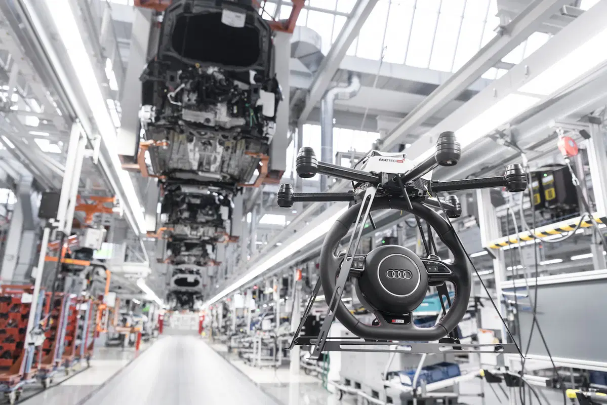 Audi Smart Factory: con robot e big data, produrre con la massima efficienza (9)