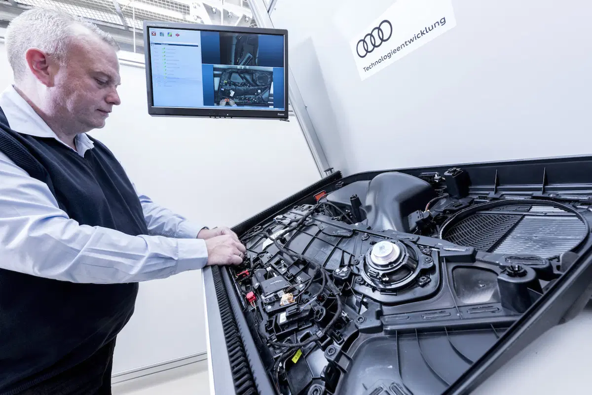 Audi Smart Factory: con robot e big data, produrre con la massima efficienza (18)
