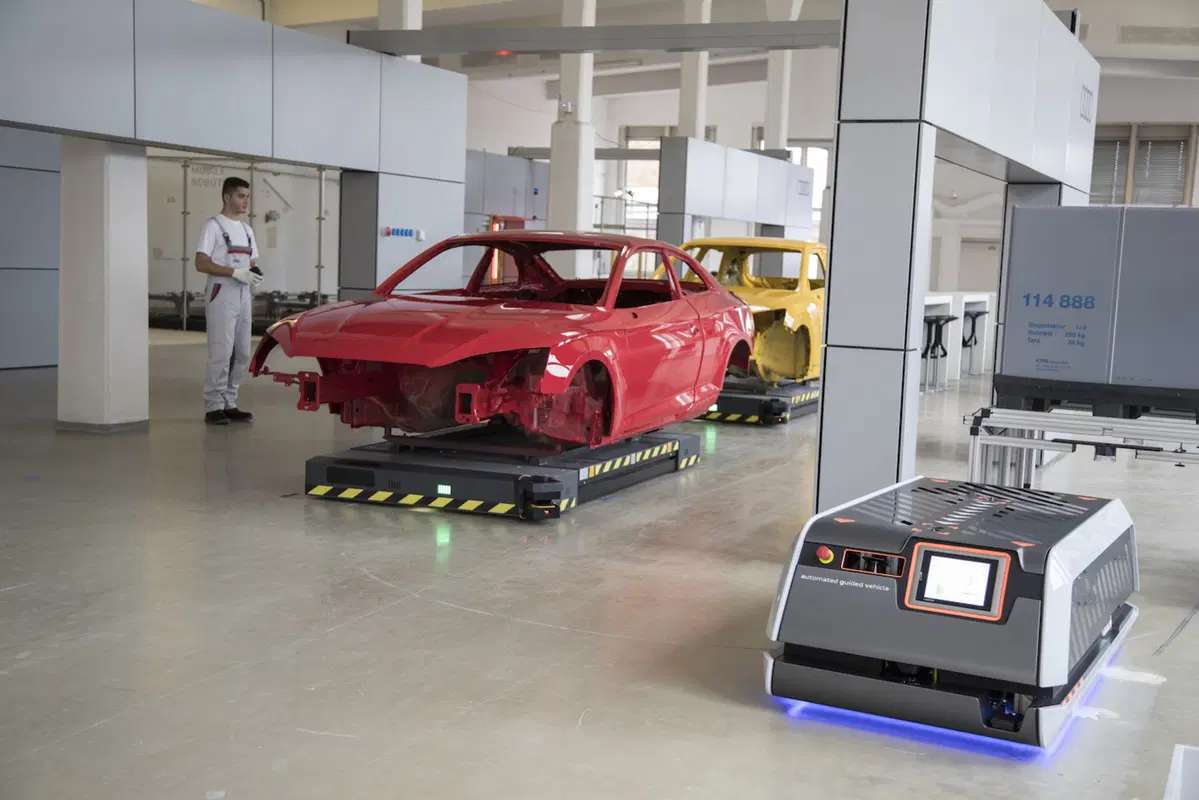 Audi Smart Factory: con robot e big data, produrre con la massima efficienza (19)