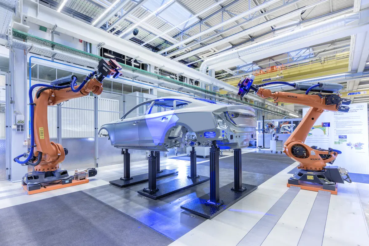 Audi Smart Factory: con robot e big data, produrre con la massima efficienza (23)