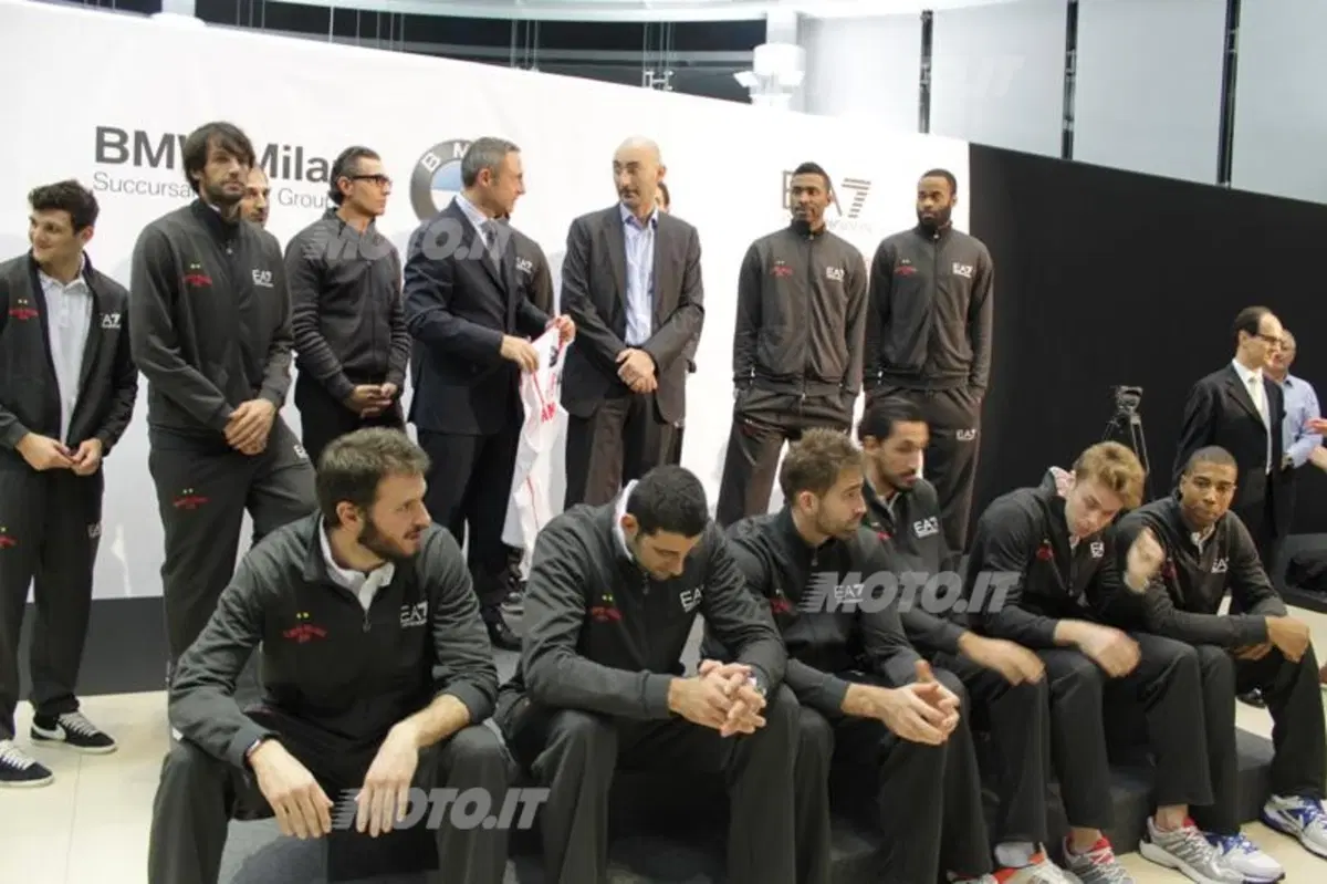 BMW sponsor della EA7 Olimpia Milano (13)