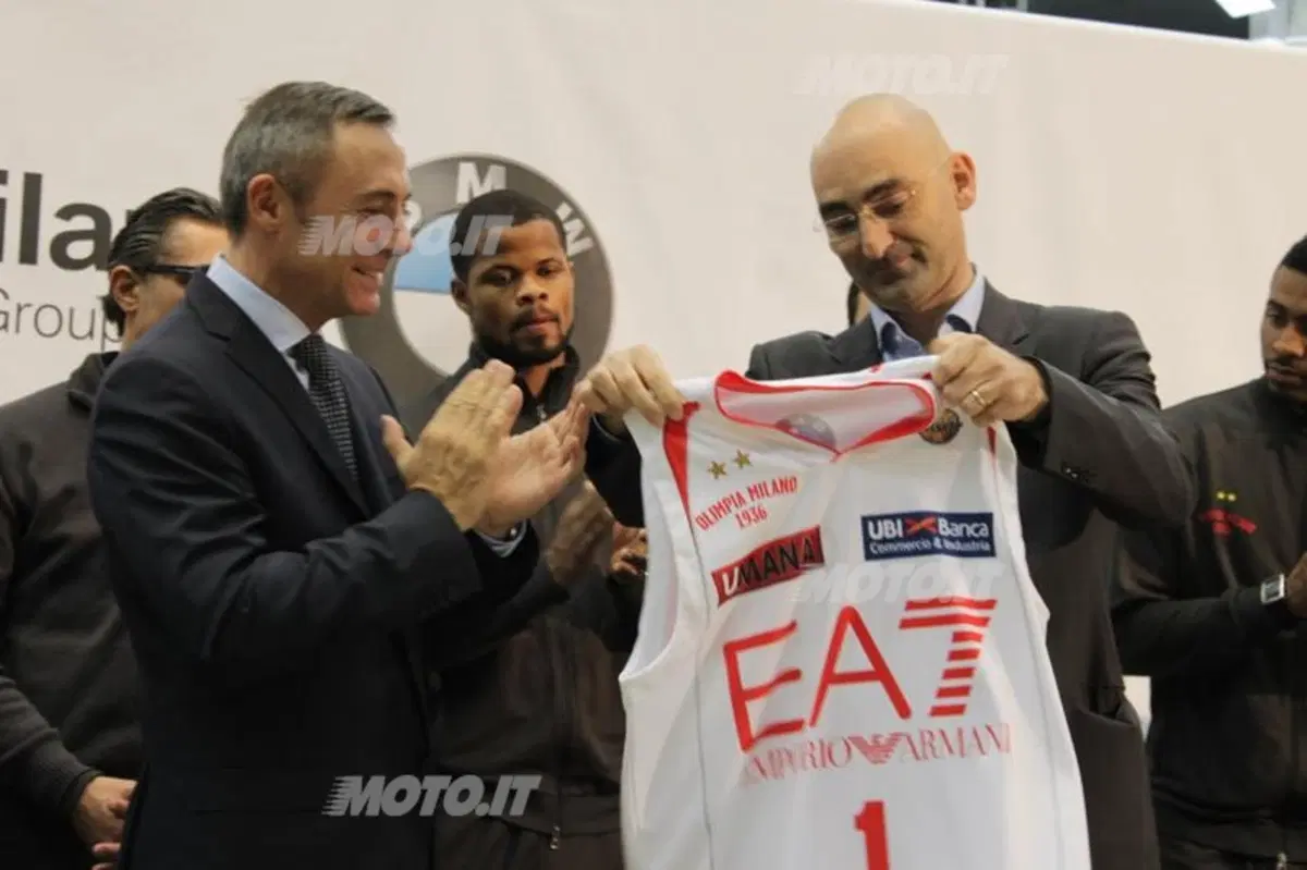 BMW sponsor della EA7 Olimpia Milano (14)