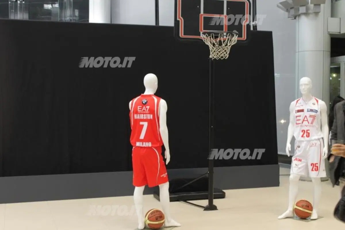 BMW sponsor della EA7 Olimpia Milano (29)