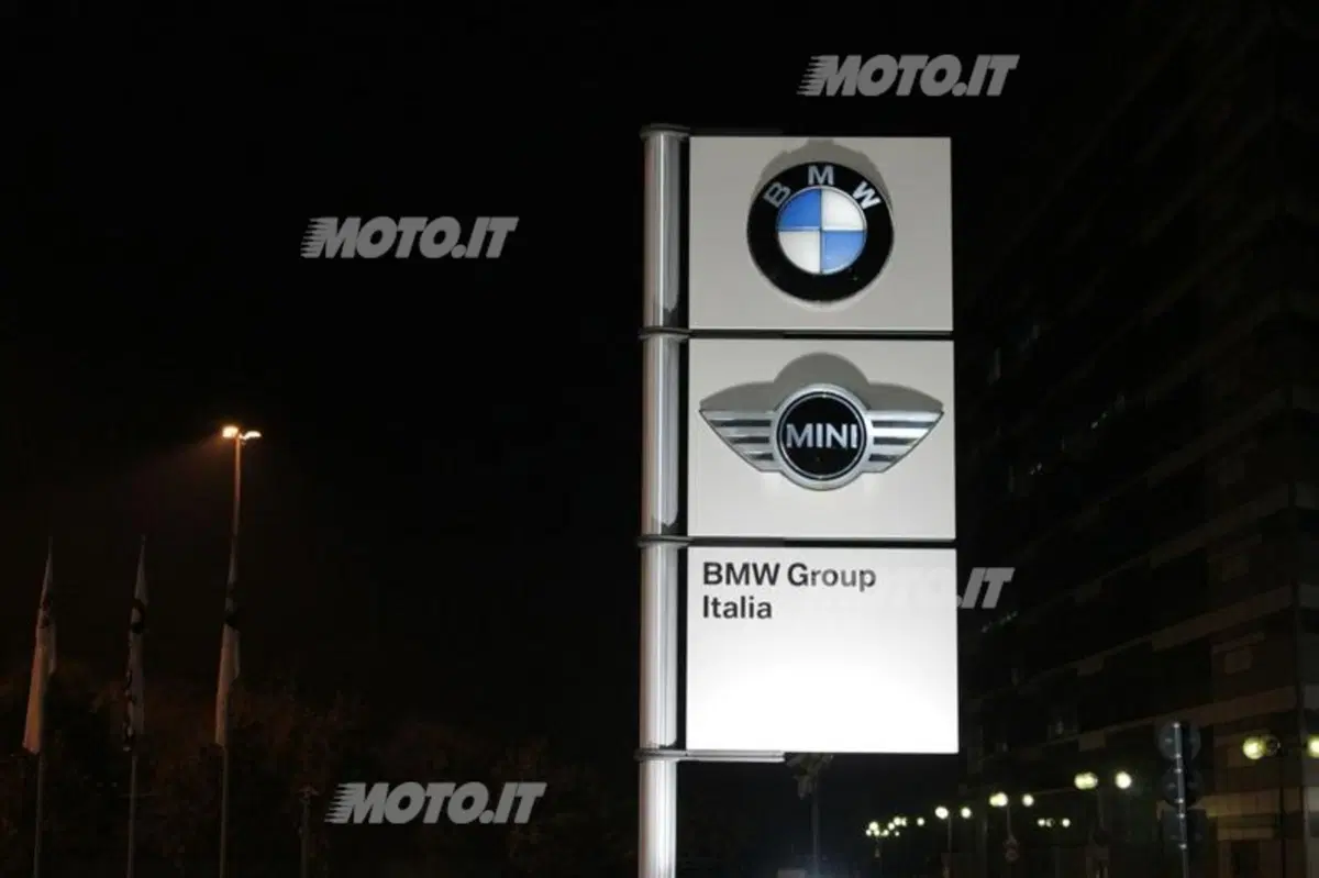 BMW sponsor della EA7 Olimpia Milano (33)