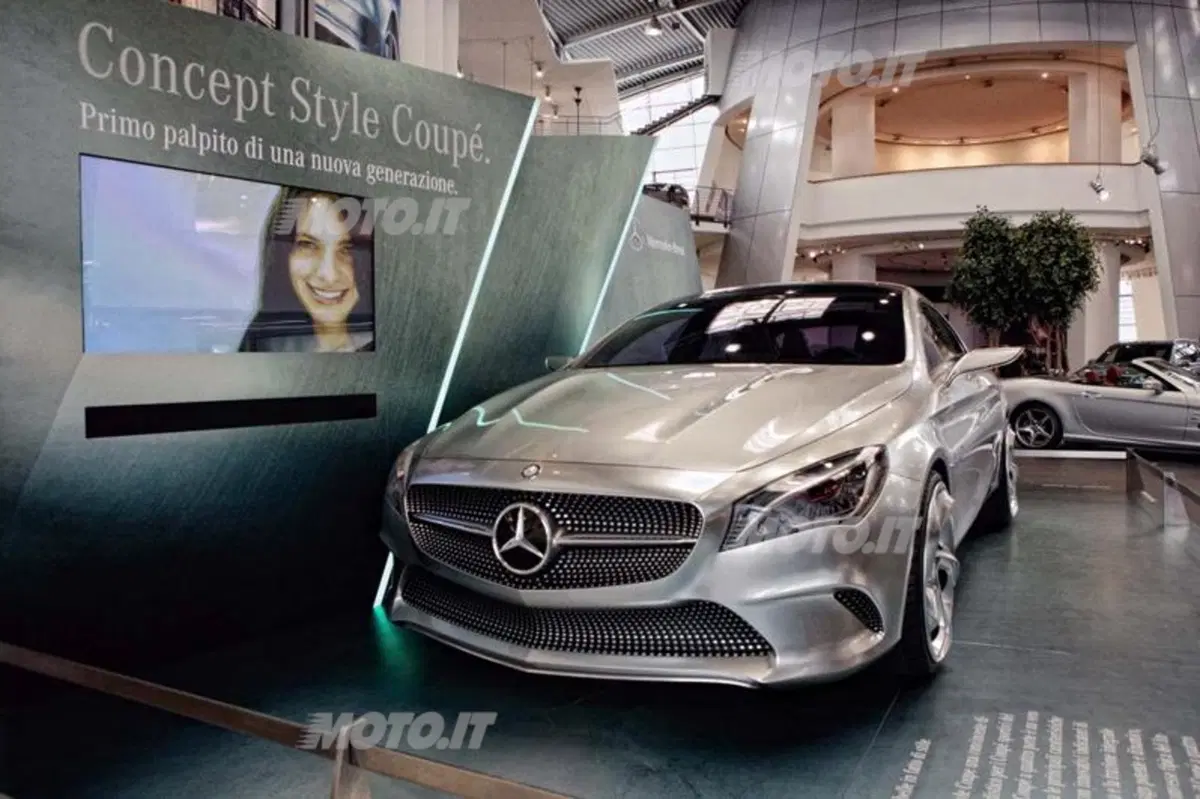 Mercedes-Benz Concept Style Coupé: anteprima italiana a Milano (4)