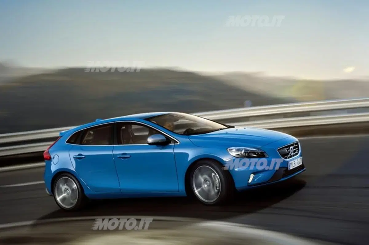 Volvo V40 Cross Country e R-Design: i listini prezzi