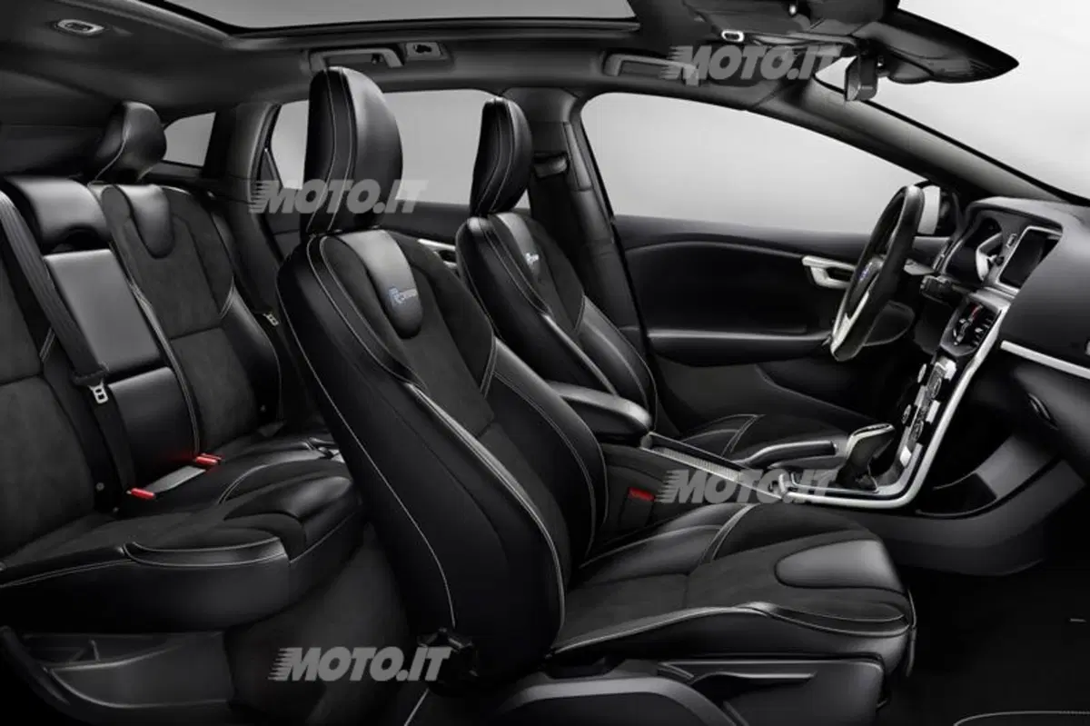 Volvo V40 Cross Country e R-Design: i listini prezzi (5)