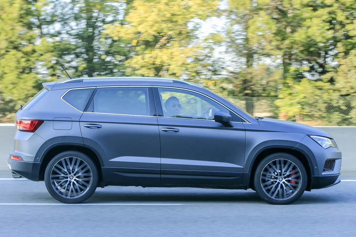 Seat Ateca Cupra: la versione cattiva del SUV arriva nel 2017 (4)