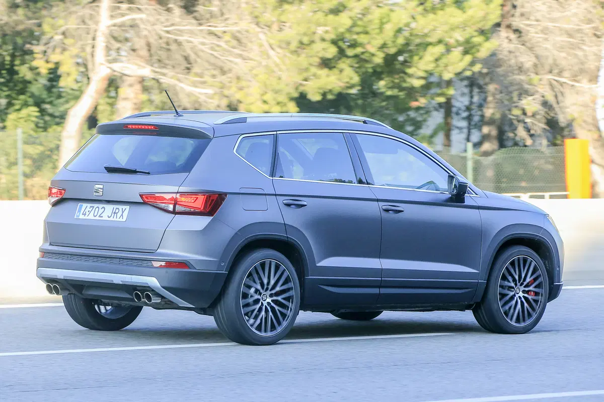 Seat Ateca Cupra: la versione cattiva del SUV arriva nel 2017 (10)