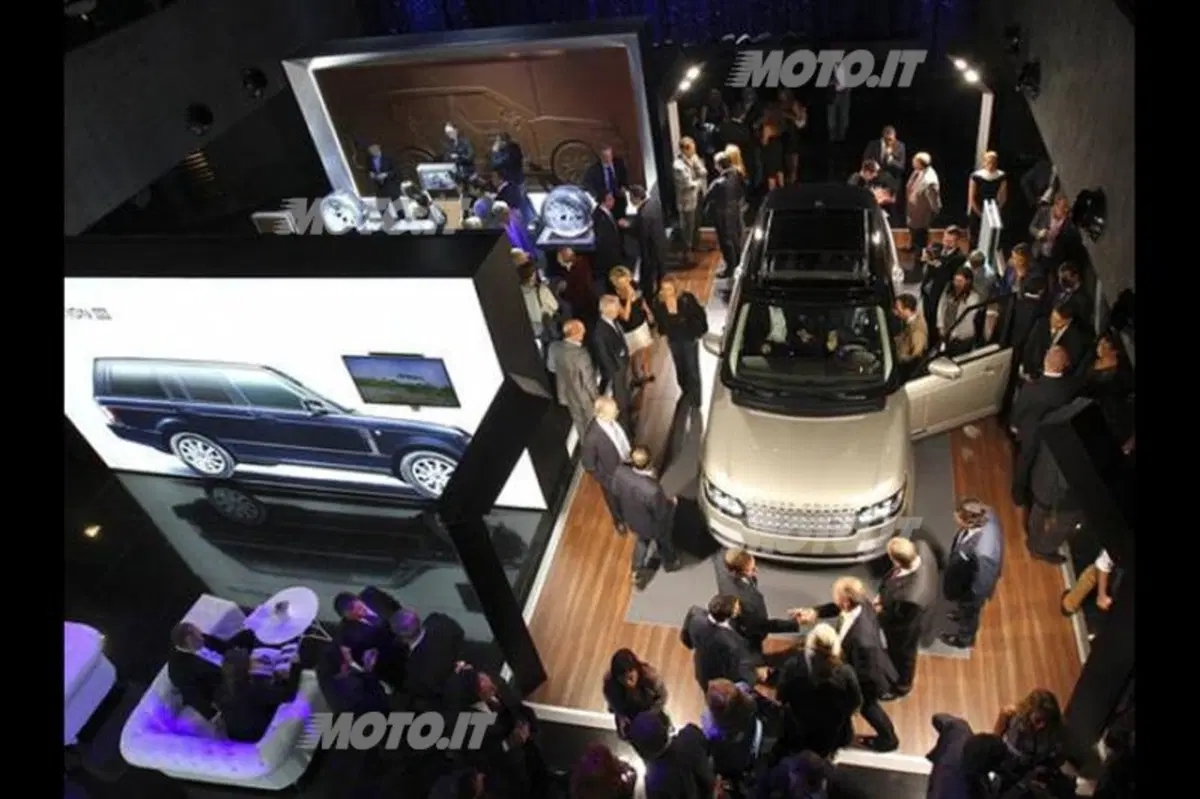 La nuova Range Rover debutta in Italia a Roma e Milano (2)