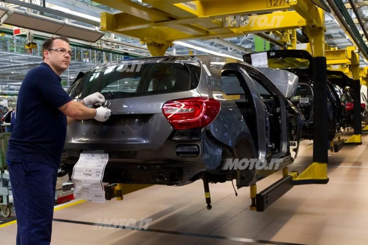Mercedes-Benz Classe A: incrementata nuovamente la produzione