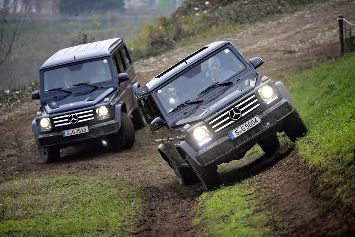 Mercedes Classe G: alla frusta tra pista e 'montagne artificiali' (6)