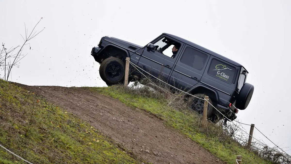 Mercedes Classe G: alla frusta tra pista e 'montagne artificiali' (11)