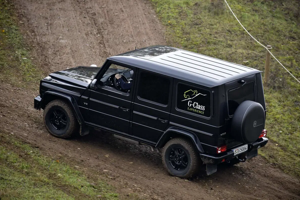 Mercedes Classe G: alla frusta tra pista e 'montagne artificiali' (10)