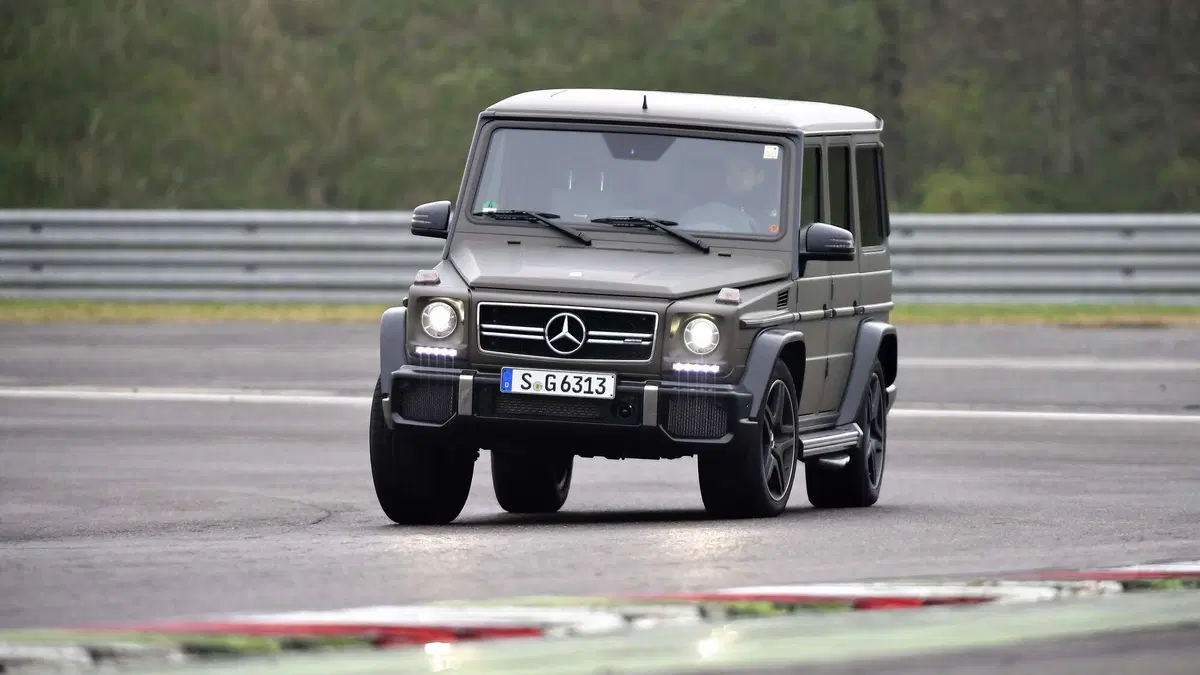 Mercedes Classe G: alla frusta tra pista e 'montagne artificiali' (32)