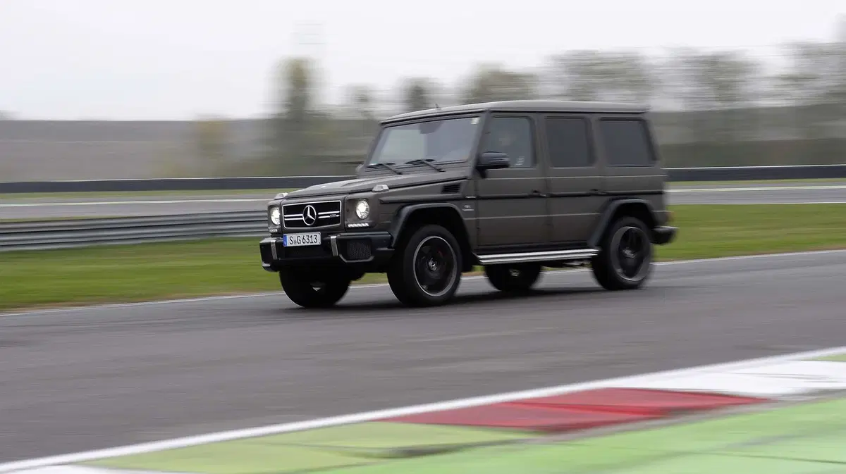 Mercedes Classe G: alla frusta tra pista e 'montagne artificiali' (33)