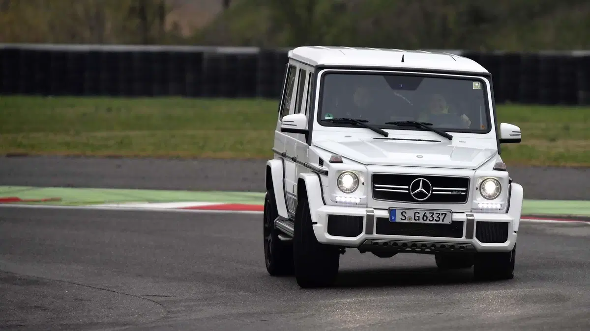 Mercedes Classe G: alla frusta tra pista e 'montagne artificiali' (35)