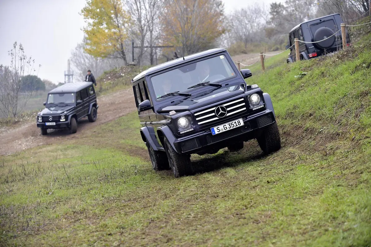Mercedes Classe G: alla frusta tra pista e 'montagne artificiali' (14)