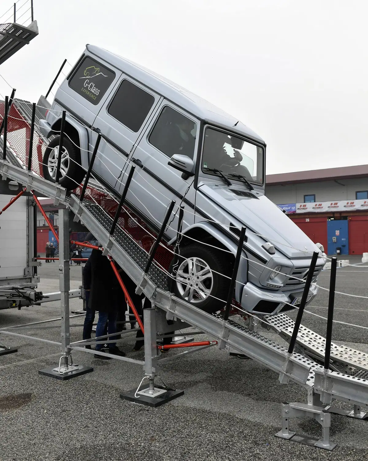 Mercedes Classe G: alla frusta tra pista e 'montagne artificiali' (45)