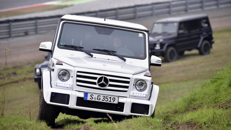 Mercedes Classe G: alla frusta tra pista e &quot;montagne artificiali&quot;