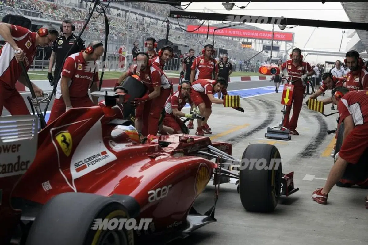 Vettel domina le qualifiche del GP d'India (4)