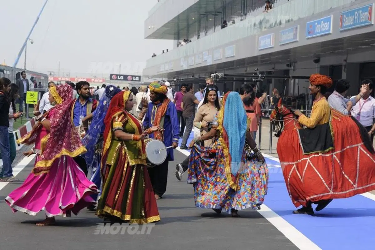 Vettel domina le qualifiche del GP d'India (14)