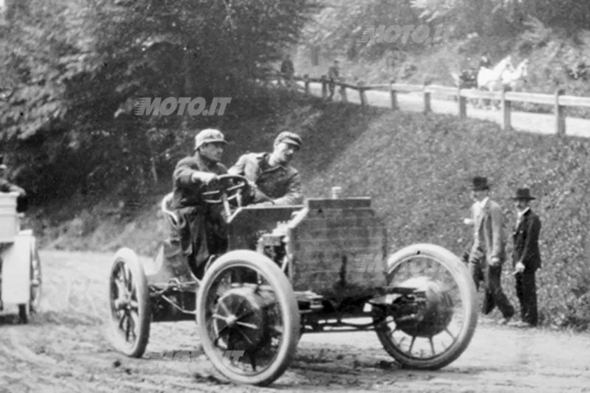 Porsche Traction Management: esprime 112 anni di esperienza (2)